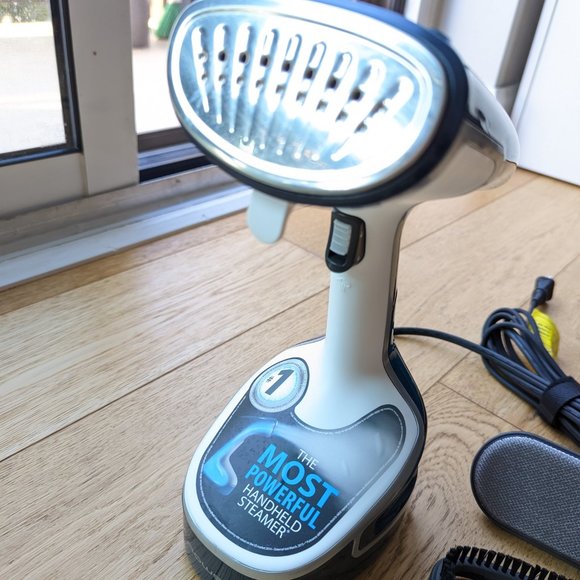 Rowenta Xcel Ultimate Handheld Steamer - Picture 2 of 4